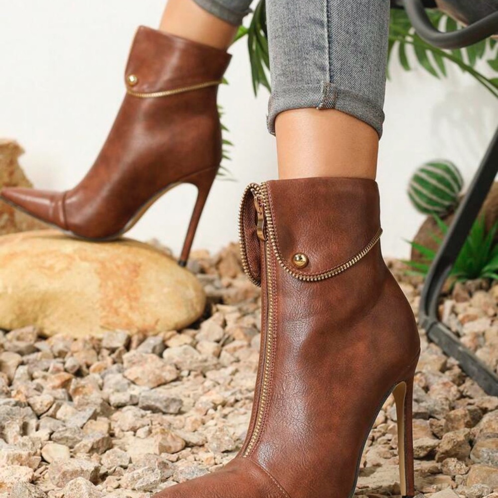 Zipper design gold Brown bootie zipper effect